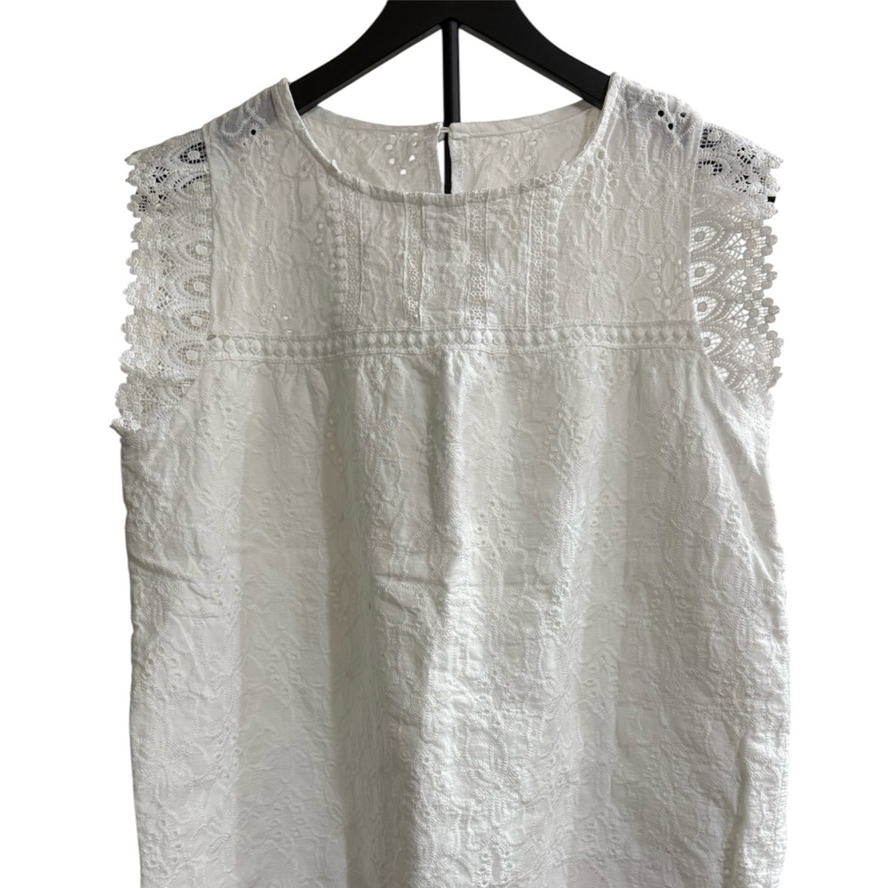 Romantic Sleeveless White Lace Eyelet Top Round Neck Keyhole Back Scalloped Hem